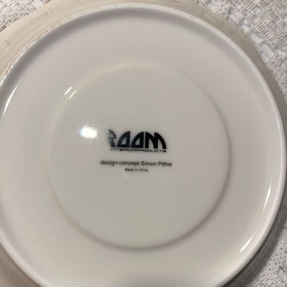 Room Design Concepts By Simon Pithie Pixel Tea Set Serving Set for 4 - Picture 5 of 13